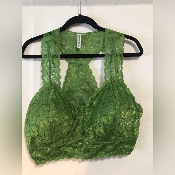 Zenana Outfitters Other - NWOT Curvy bralette